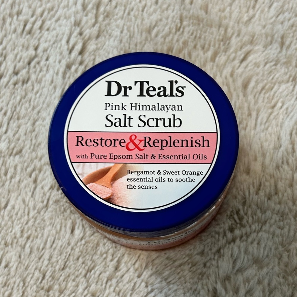 Dr. Teals pink Himalayan salt scrub 16 oz. Never opened.